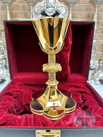&quot;The Crusader&quot; Gothic Chalice and Paten - Item RD-002