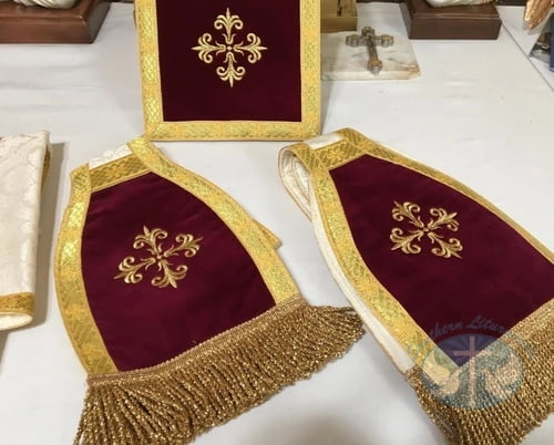 Roman Fiddleback Vestments - Gold & Red