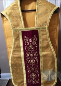 Roman Fiddleback Vestments - Gold &amp; Red